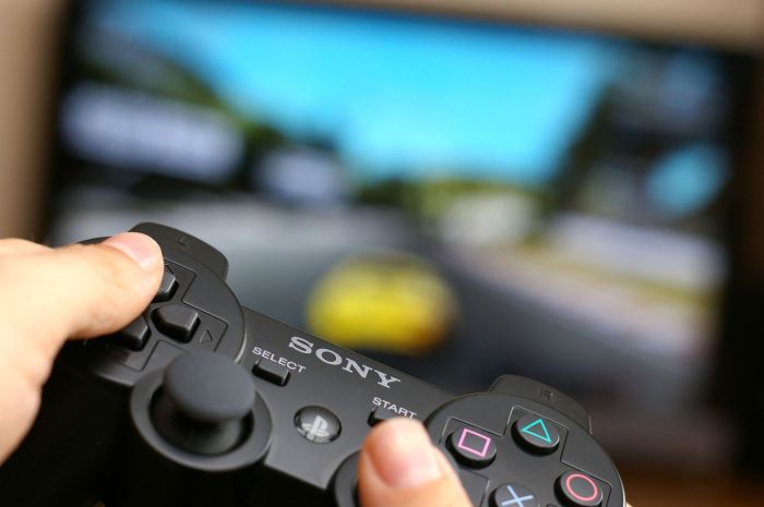 How To Connect A PlayStation 3 (PS3) To A Computer Monitor (PC) or ... Connect a PlayStation 3 to a Laptop