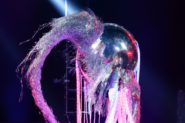 Watch the bonnaroo lineup announcement broadcast featuring flaming lipsben folds superjam taran killam hannibal buress