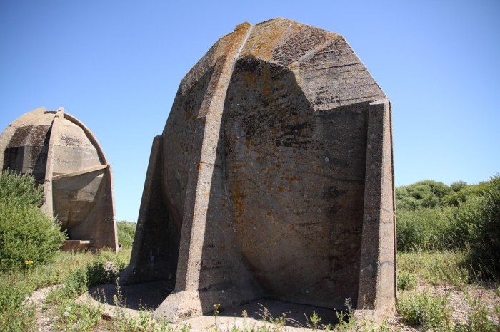 The dungeness of mirrors