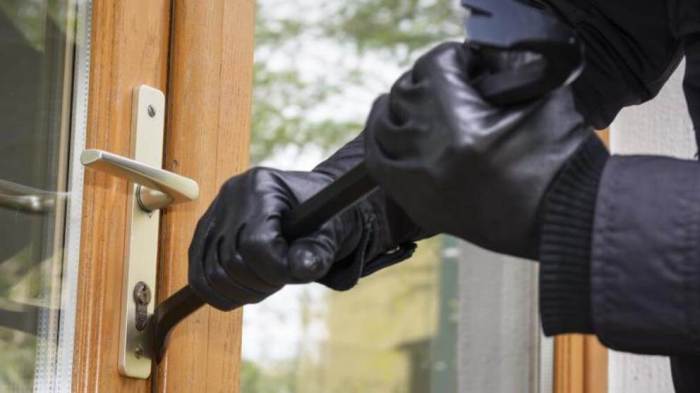 Deal With a Burglar Breaking Into Your Home