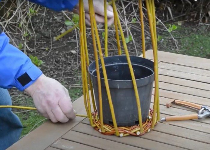 How to make a willow basket step by step for beginners? Weave a Willow Basket
