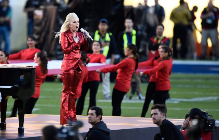 IN PHOTOS: Lady Gaga performs US national anthem at Super Bowl 50 Lady gaga sings national anthem at super bowl 50