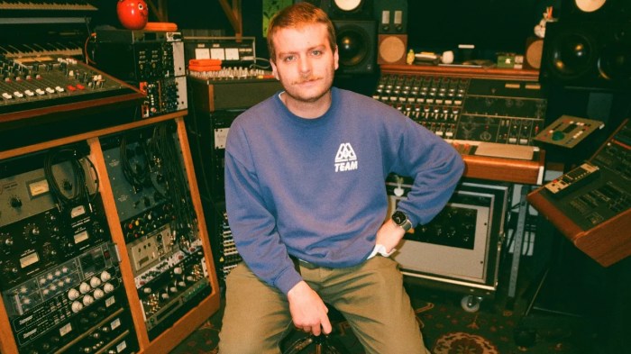 8 New Albums You Should Listen to Now: Mac DeMarco, Ice Spice, John ... Mac demarco evaluates threesomes yelp wasabi more for pitchforktvs overunder