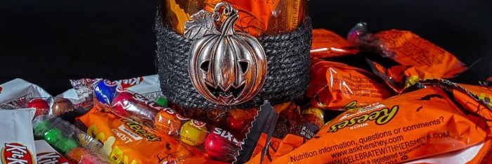 Listenwatch glass candy halloween