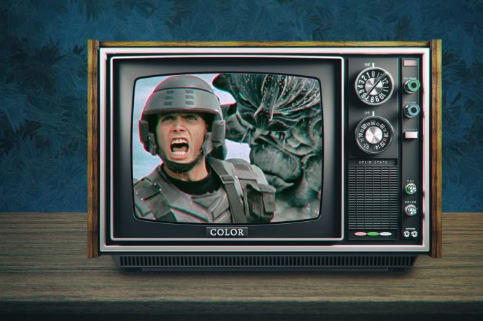 Why is Starship Troopers written so well? (from ep. 18 of the Mind Duck ... Starship troopers writer talks future franchise