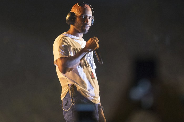Frank Ocean live cover. Shoutout to @hellorozette for this amazing ... Watch frank ocean perform with earl sweatshirt and cover prince live in los angeles