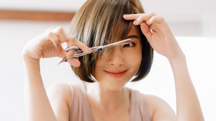 3 Ways to ξLayer Cut Your Own Hairξ - wikiHow Layer Cut Your Own Hair