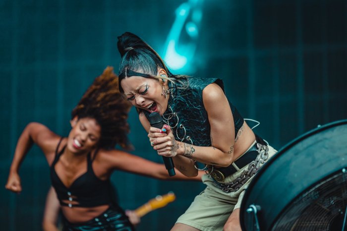 Listen to rina sawayama new song phantom
